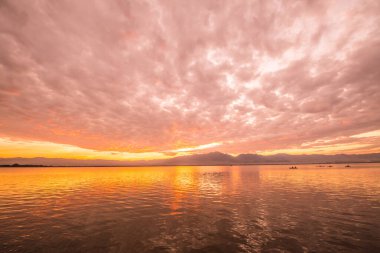 Kwan Phayao, Tayland 'da gün batımı.