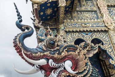 Naga 'nın Tayland' daki Rong Sua On Tapınağı 'ndaki sanat eserleri..