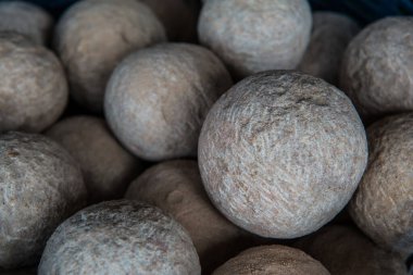 Bir grup mermer top Loknimit, Tayland 'a hazırlanıyor.