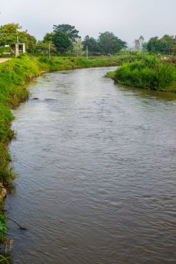 Mae Hong Son bölgesindeki Pai Nehri, Tayland.