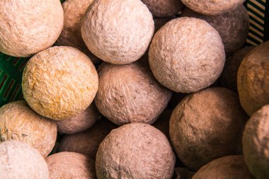 Bir grup mermer top Loknimit, Tayland 'a hazırlanıyor.