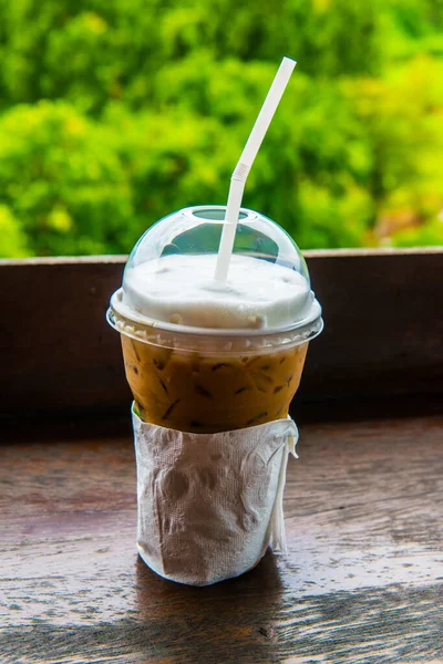 Café Gelado Vidro Plástico Mesa Tailândia — Fotografia de Stock