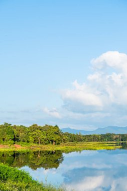 Mae Tam rezervuarının manzara görüntüsü, Tayland.