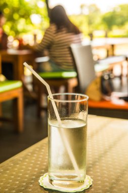 Thailand 'da su dolu bir bardak..