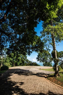 Dağ manzaralı helikopter pisti, Chiang Rai vilayeti..