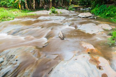 Mae Sa Şelalesinde Su Akıyor, Tayland