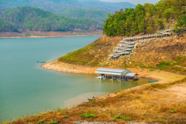 Mae Ngat Somboon Chon barajının manzara manzarası, Tayland