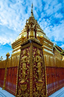 Chiangmai bölgesindeki Phrathat Doi Suthep tapınağı, Tayland.