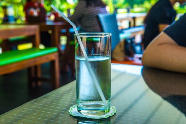 Thailand 'da su dolu bir bardak..