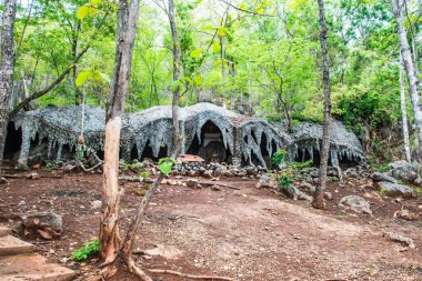Buda 'nın yeri için yapay mağaralar, Tayland.