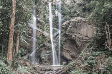 Tayland 'ın Chiangmai ilinde Mork Fa şelalesi.