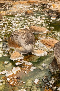 Sıcak su Chae Son 'da akıyor Sıcak kaynak, Tayland.
