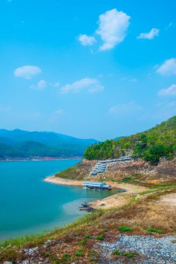 Mae Ngat Somboon Chon barajının manzara manzarası, Tayland