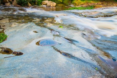Mae Sa Şelalesinde Su Akıyor, Tayland