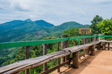 Sui Thang 'ın bakış açısı Angkhang Dağı, Tayland.