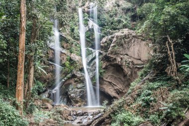 Tayland 'ın Chiangmai ilinde Mork Fa şelalesi.