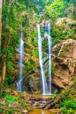 Tayland 'ın Chiangmai ilinde Mork Fa şelalesi.