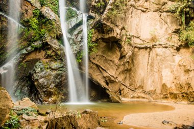 Tayland 'ın Chiangmai ilinde Mork Fa şelalesi.