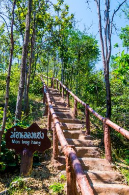 Pha Chau Kanyonu, Tayland 'a merdiven..
