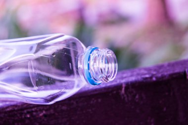 Plastik şişeyi kapat, Tayland.