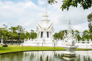 Tayland 'daki Rong Khun tapınağının manzarası..