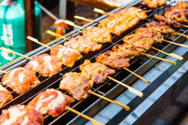 Tay tarzında domuz rostosu, Tayland