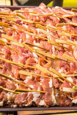 Taze domuz eti, kızarmış domuz, Tayland