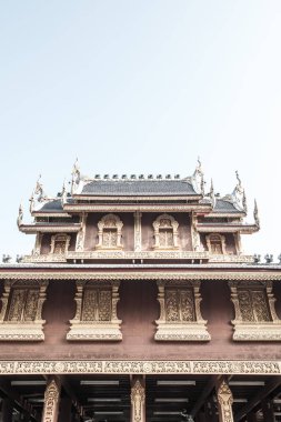 Tayland 'daki Ban Den Tapınağı' nda güzel bir Tayland tarzı kilise..