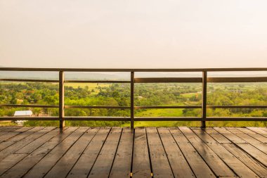 Mae Ngat Somboon Barajı, Tayland 'daki huzur evi manzaralı..