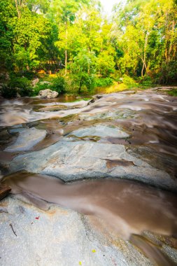 Mae Sa Şelalesinde Su Akıyor, Tayland