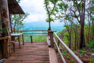 Pan şehrinin dinlenme alanı Chalermprakiat Rachanusorn Tapınağı, Tayland.