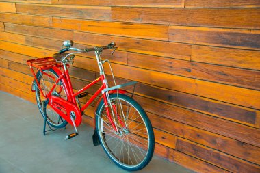 Tahta duvarlı klasik bisiklet, Tayland.