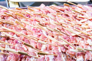 Taze domuz eti, kızarmış domuz, Tayland