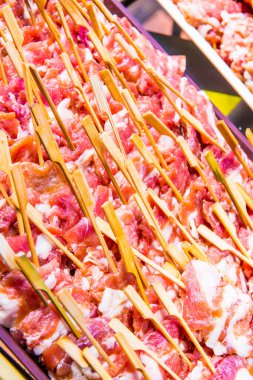 Taze domuz eti, kızarmış domuz, Tayland