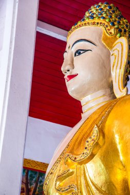 Hua Wiang Tai tapınağındaki güzel beyaz Buda, Tayland.