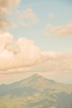 Tayland 'ın Chiangrai ilindeki Doi Pha Tang Dağı manzarası.