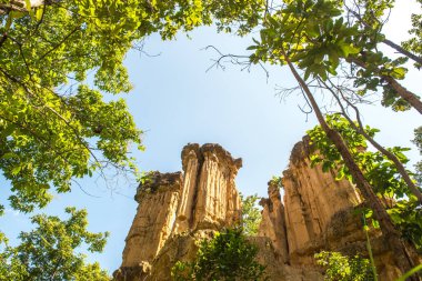 Tayland 'da Mae Wong Milli Parkı' nda Pha Chau..