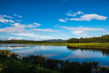 Mae Puem rezervuarının manzara görüntüsü, Tayland.