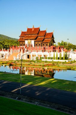 Chiang Mai ilindeki Kraliyet Pavyonu veya Hor Kham Luang Binası, Tayland.