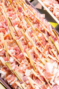 Taze domuz eti, kızarmış domuz, Tayland