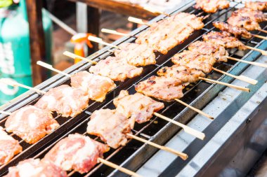 Tay tarzında domuz rostosu, Tayland