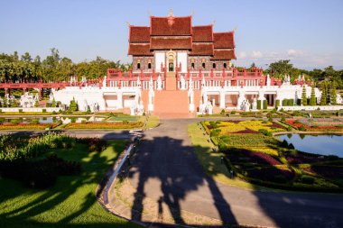 Chiang Mai ilindeki Kraliyet Pavyonu veya Hor Kham Luang Binası, Tayland.