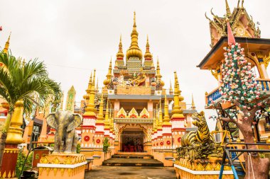 Tayland 'daki Huai Sai Khao Tapınağı' ndaki güzel bina..