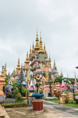 Tayland 'daki Huai Sai Khao Tapınağı' ndaki güzel bina..