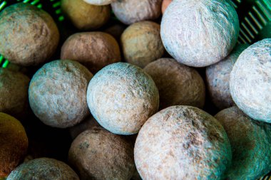 Bir grup mermer top Loknimit, Tayland 'a hazırlanıyor.