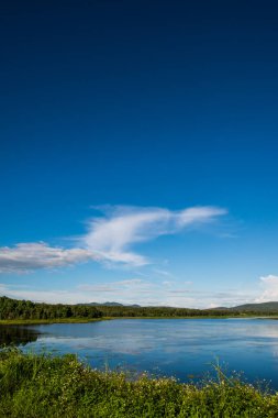 Mae Puem rezervuarının manzara görüntüsü, Tayland.