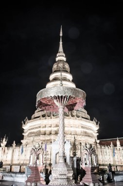 Phra, gece vakti Hariphunchai, Tayland