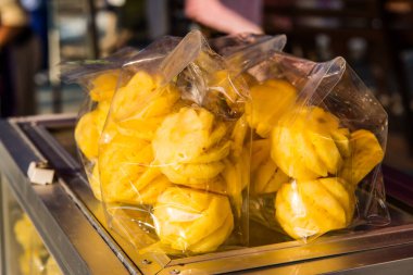 Naylon poşette ananas, Tayland