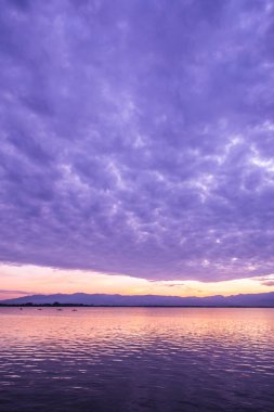 Kwan Phayao, Tayland 'da gün batımı.