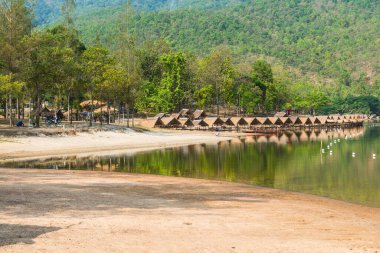 Tayland 'ın Chiangmai ilindeki Huay Tueng Tao Gölü manzarası.